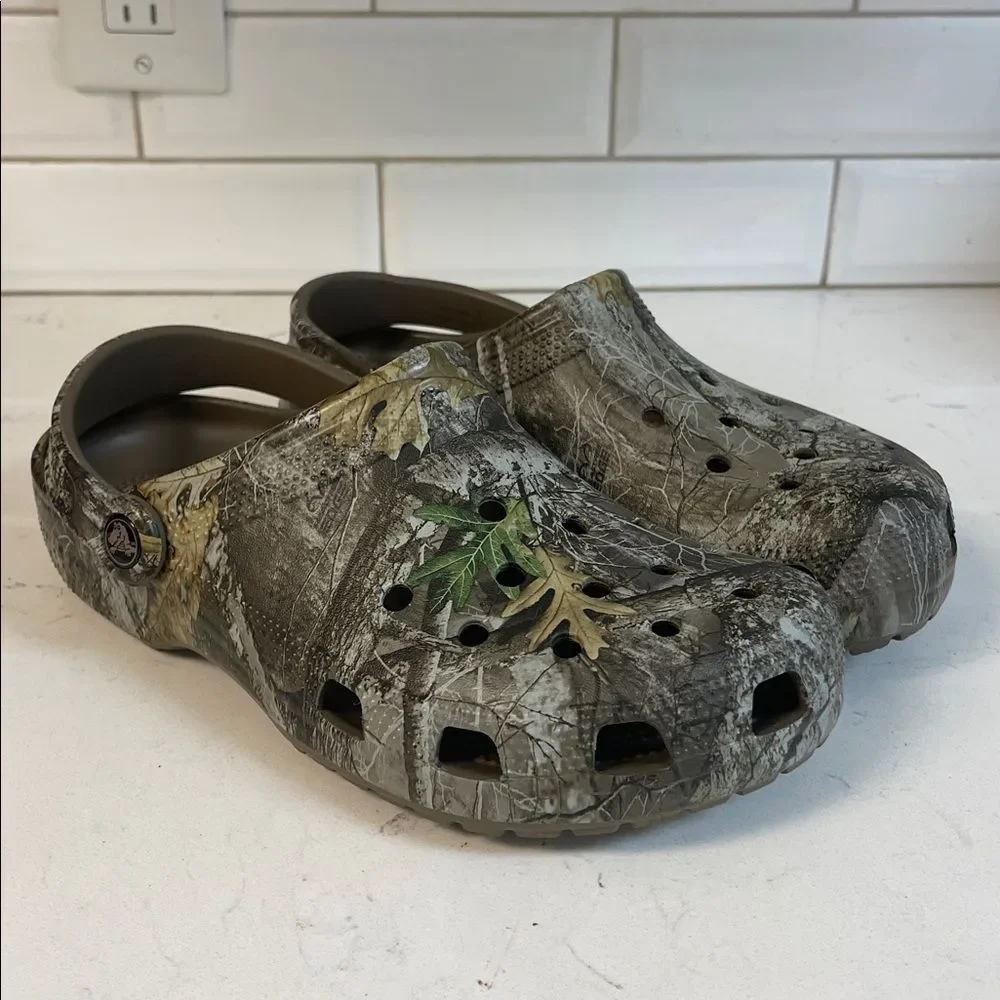 CROCS REALTREE X CLASSIC CLOG 'EDGE CAMO - WALNUT' Mens Size 10 Worn 4-5 Times